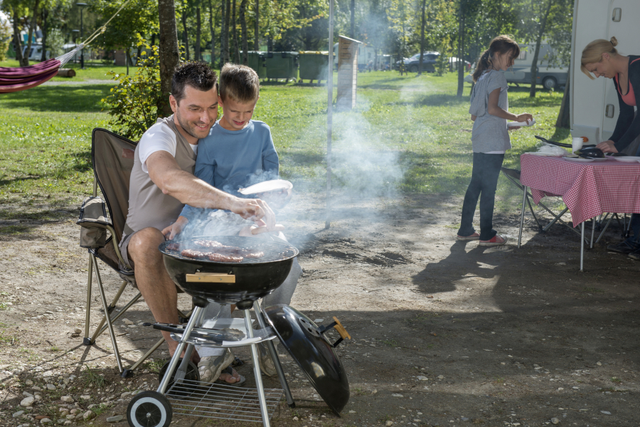 famille en camping corse bord de mer 4 etoiles